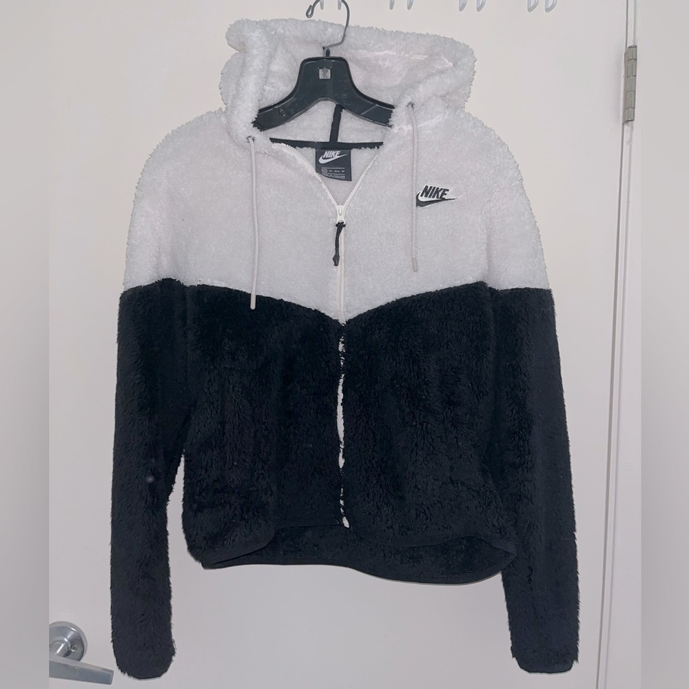 Nike fuzzy hoodie